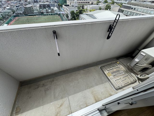 バルコニー　この写真は同マンションの他のお部屋のものです