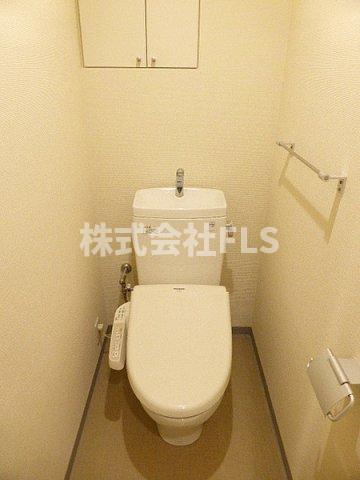 都営大江戸線 麻布十番駅 徒歩5分 10階建 築24年のトイレ写真