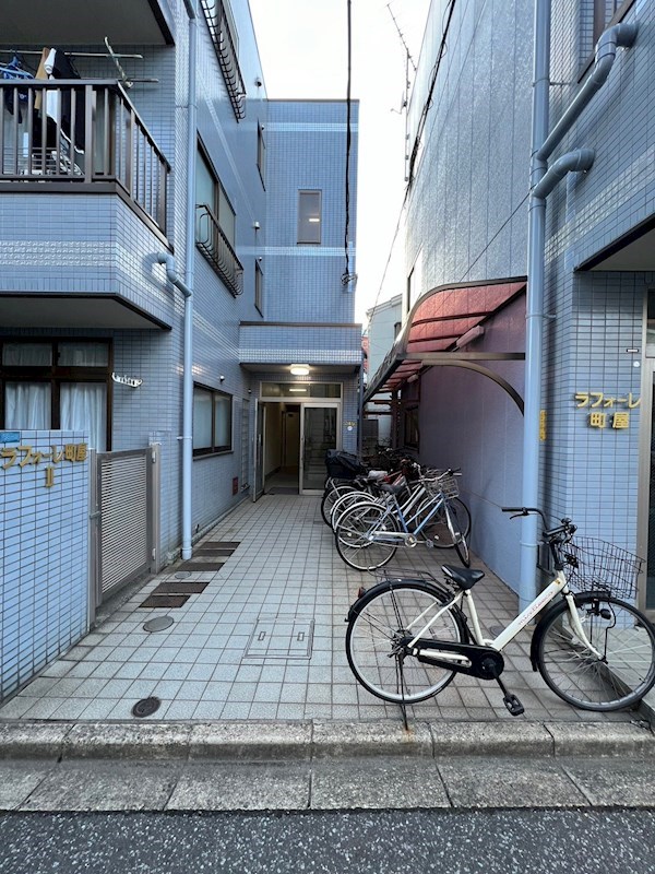 東京メトロ千代田線 町屋駅 徒歩6分 3階建 築54年の外観写真