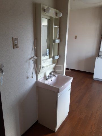 磯部ハイツ月見屋敷Aの内装写真