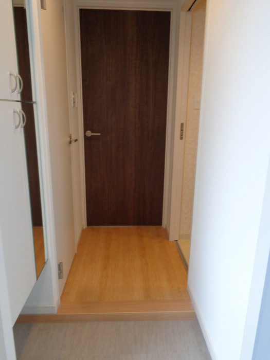 玄関　別号室のお部屋です。