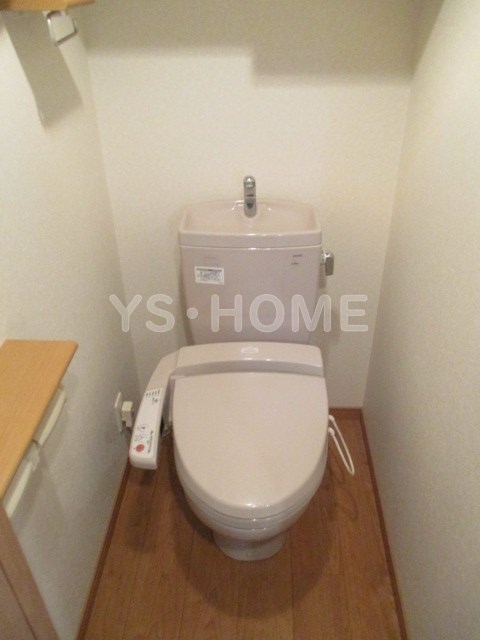 ＪＲ中央線 荻窪駅 徒歩7分 5階建 築17年のトイレ写真