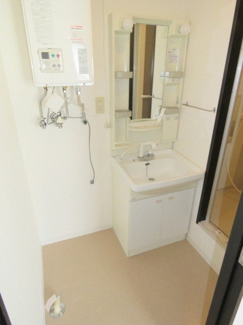 洗面設備　シャンプードレッサー付きです♪