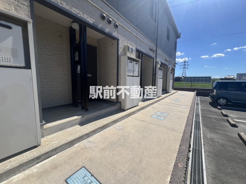 レオパレスかりゆし公の外観写真