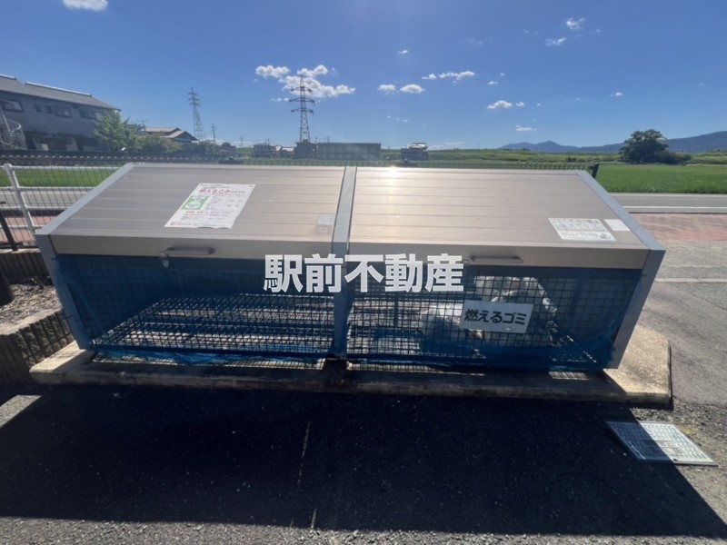 レオパレスかりゆし公の外観写真
