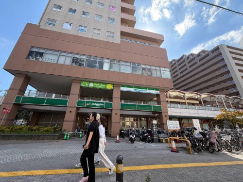 コンビニ　ファミリーマート鹿島田駅前店（コンビニ）まで616m