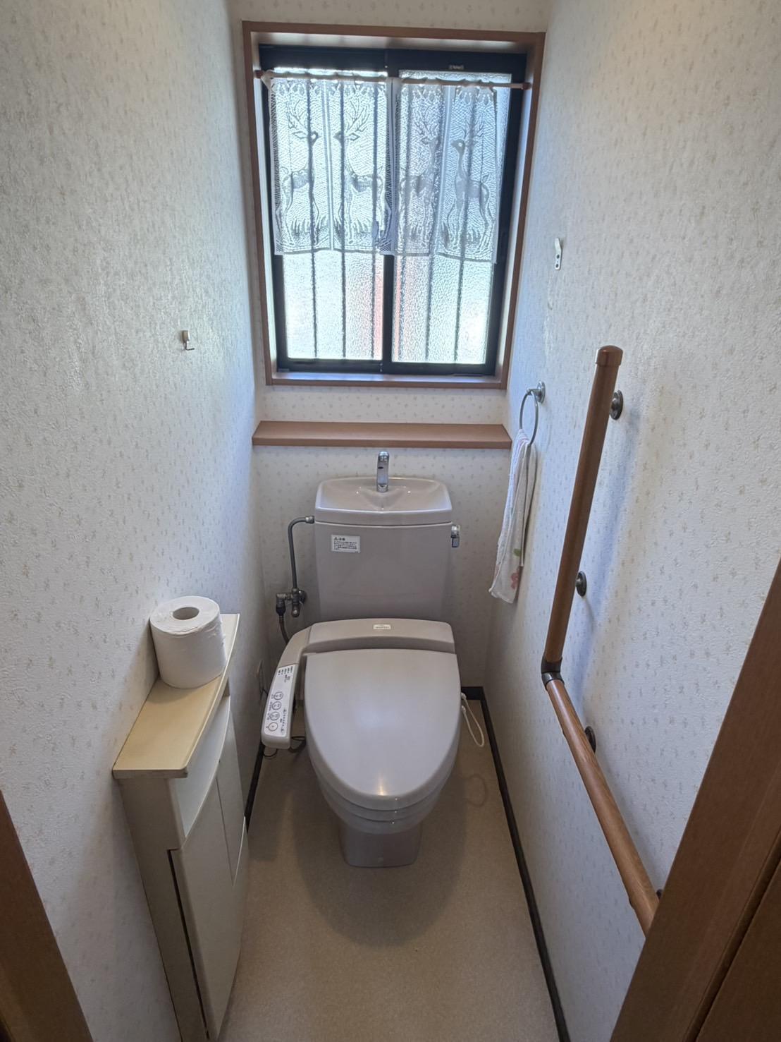 南梅本一戸建のトイレ写真