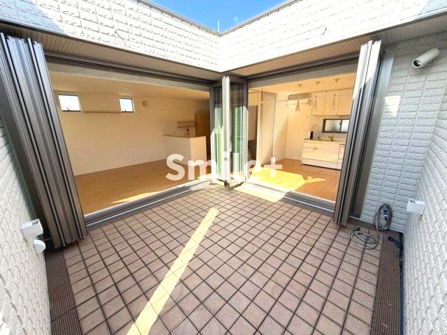 北長瀬表町2丁目戸建の居間写真