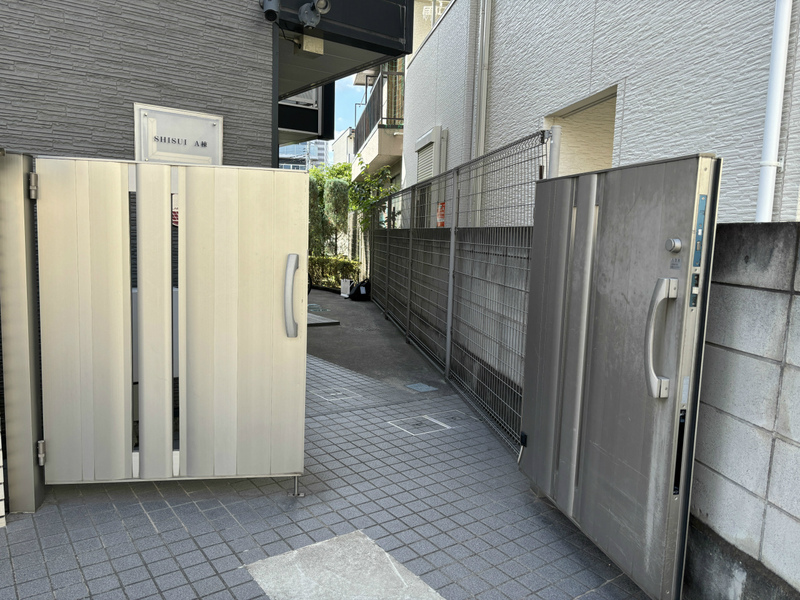 レオパレスSHISUI A棟の外観写真