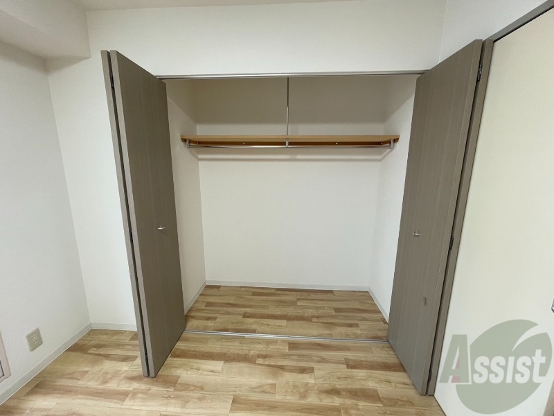 収納　寝室の収納です。部屋がすっきり片付きます。