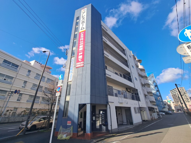 松山市千舟町のマンションの建物外観