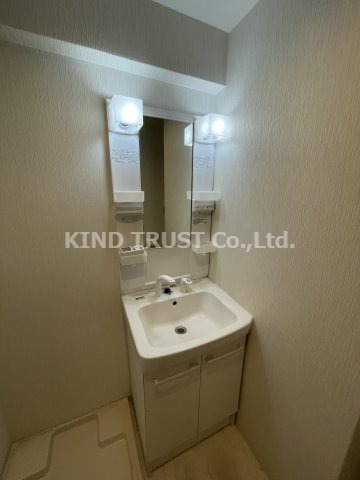 洗面設備　スペースが確保できる洗面所です