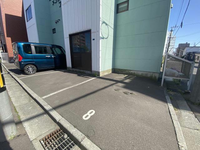 駐車場　駐車場