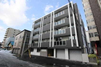 建物外観　★2015年築！　★都市ガスエコジョーズ仕様等設備充実！