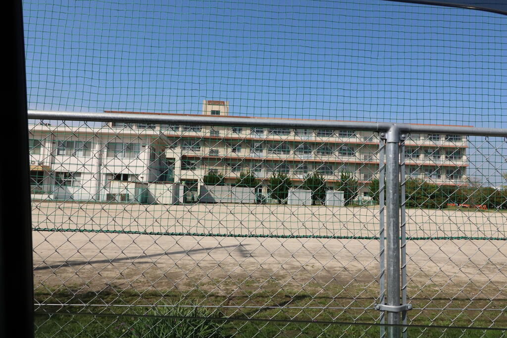 小学校　福山市立新涯小学校（小学校）まで624m