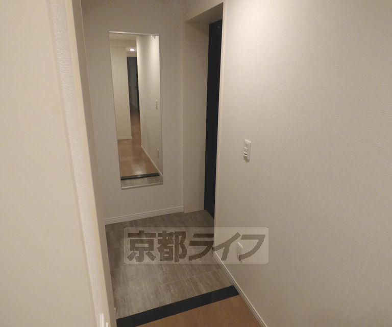 【京都市上京区梅屋町のマンションの玄関】