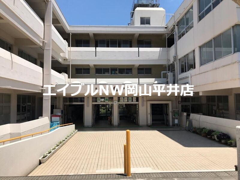 【備前市伊部のアパートの小学校】