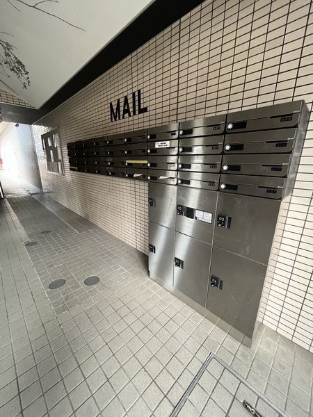 【福岡市西区石丸のマンションのエントランス】