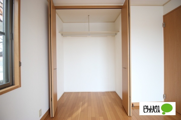 収納　洋室５．５帖　収納