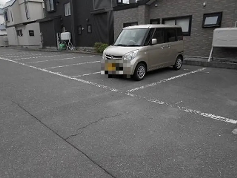 【AQUAの駐車場】