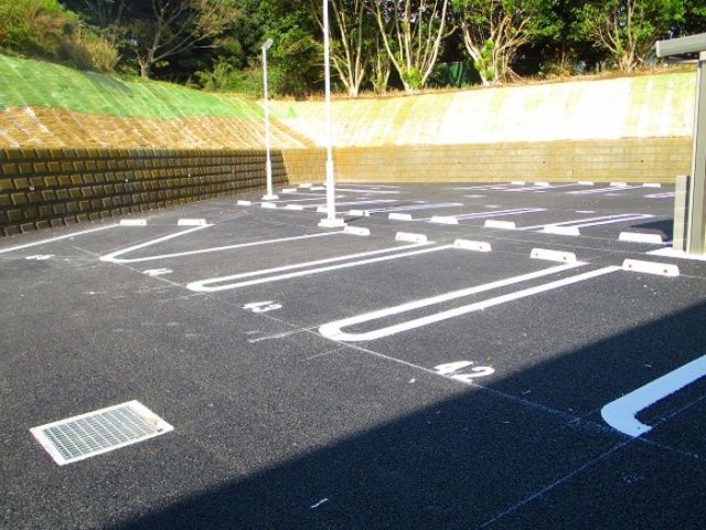 【袖ケ浦市蔵波のアパートの駐車場】