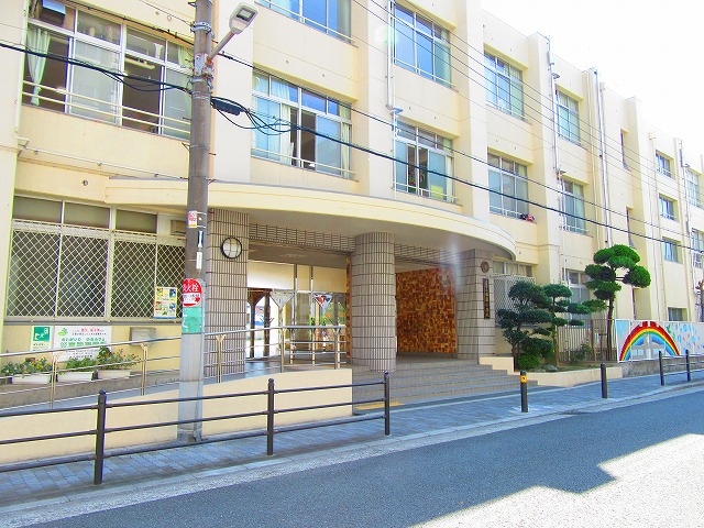 小学校　大阪市立香簑小学校（小学校）まで275m