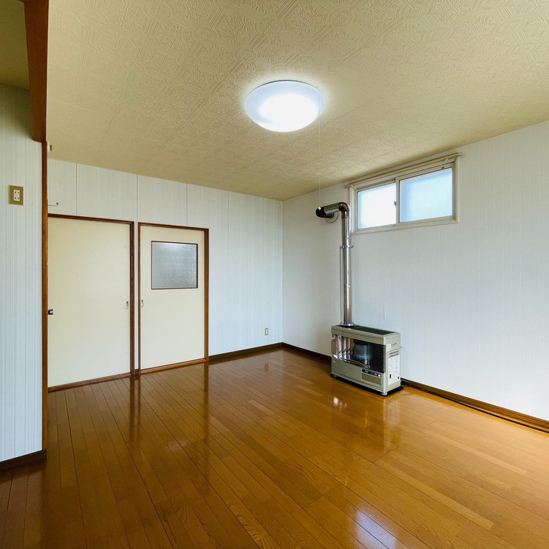合田アパートの居間写真
