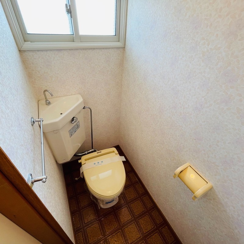 合田アパートのトイレ写真