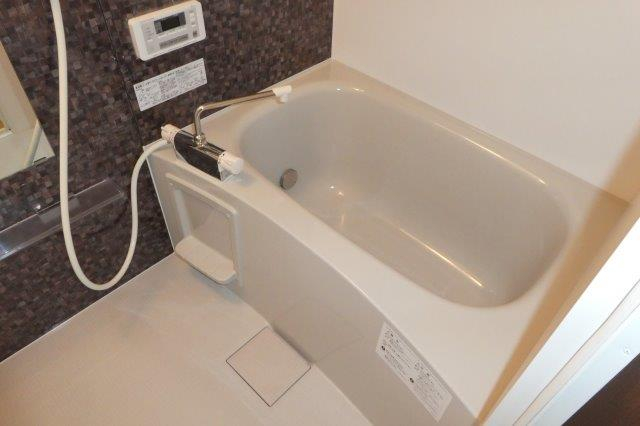 バス・シャワールーム　追い焚き完備