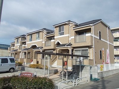 春日井市中切町のアパートの建物外観