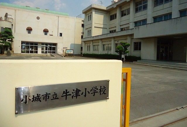 【小城市牛津町乙柳のアパートの小学校】