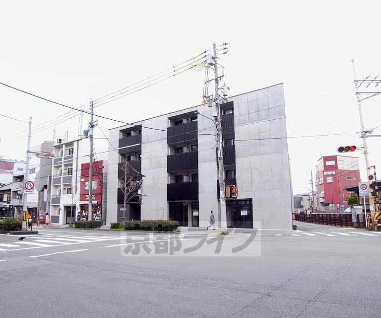 京都市左京区田中里ノ内町のマンションの建物外観