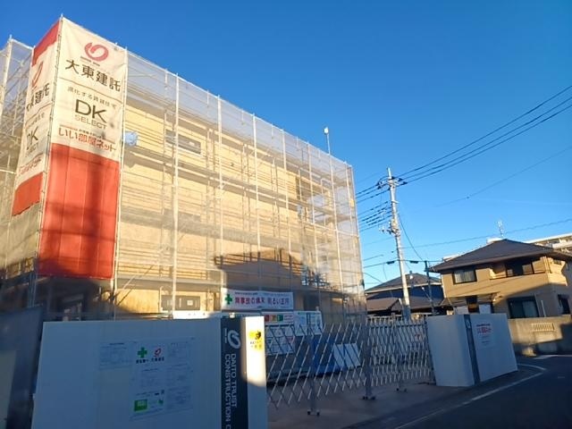 【ラウレア三郷の建物外観】