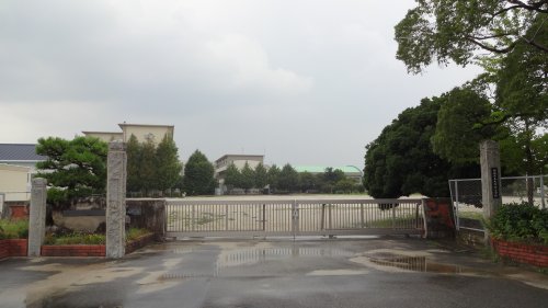 【岡崎市宇頭町のアパートの小学校】