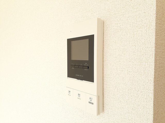 セキュリティ　TVドアホンで来客対応も安心ですね。