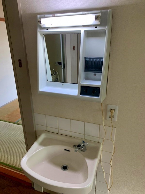 洗面設備　反転別部屋参考写真