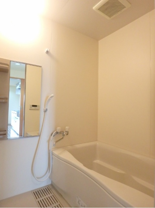 バス・シャワールーム　図面と現状に相違がある場合には現状を優先