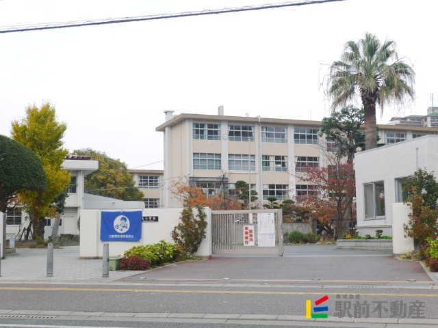 小学校　姪浜小学校（小学校）まで700m