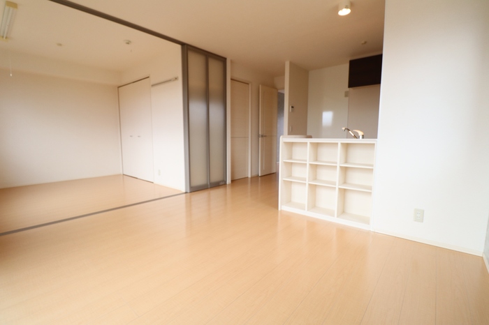 居室・リビング　※反転タイプのお部屋の写真です