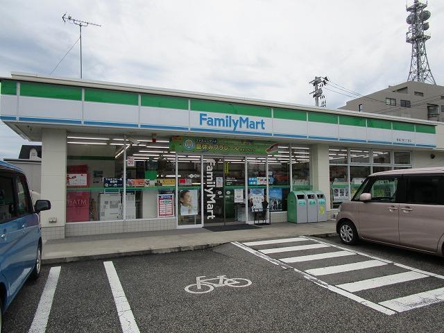 コンビニ　ファミリーマート上大川前通店（コンビニ）まで297m