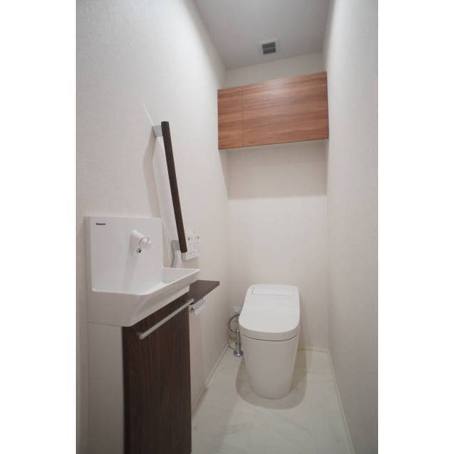 トイレ　トイレは温水洗浄便座付です♪