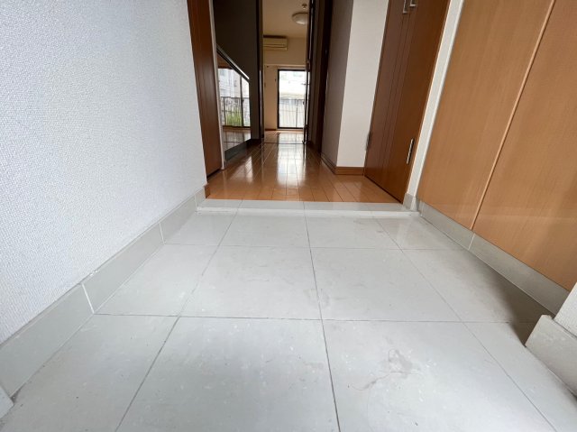 玄関　詳細は、RISUMO江坂本店→06-6155-7137まで♪