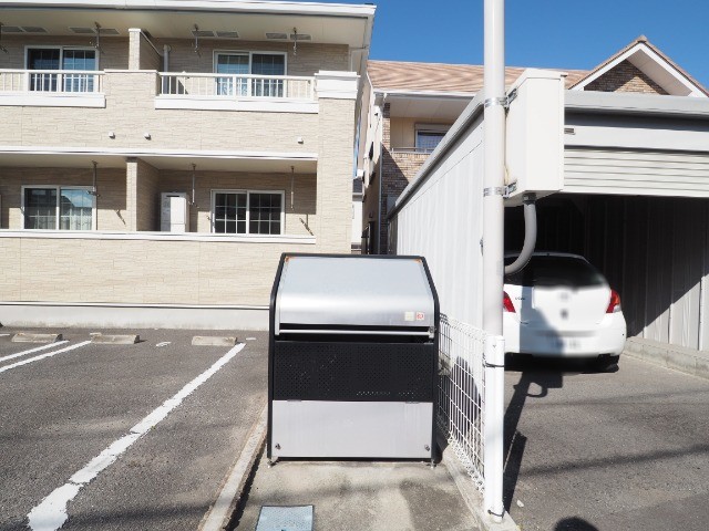 その他　敷地内ゴミ箱