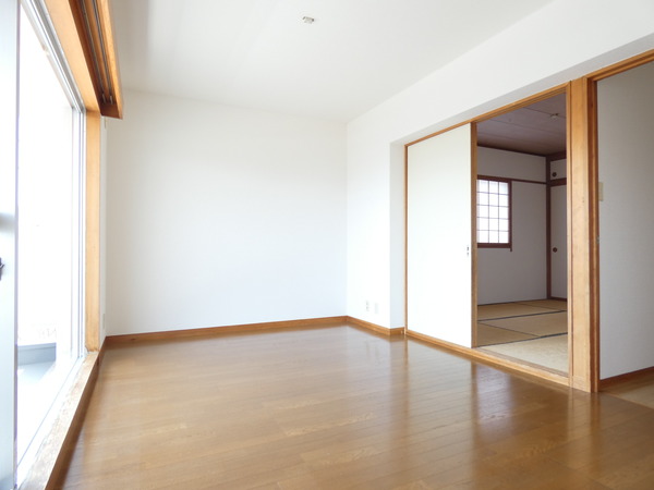 居室・リビング　別のお部屋の写真です