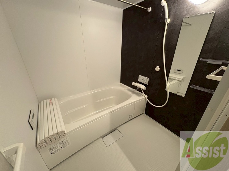 バス・シャワールーム　お風呂になります。一日の疲れを癒してくださいね。