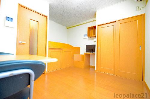 居室・リビング　家電・家具付きのお部屋です。