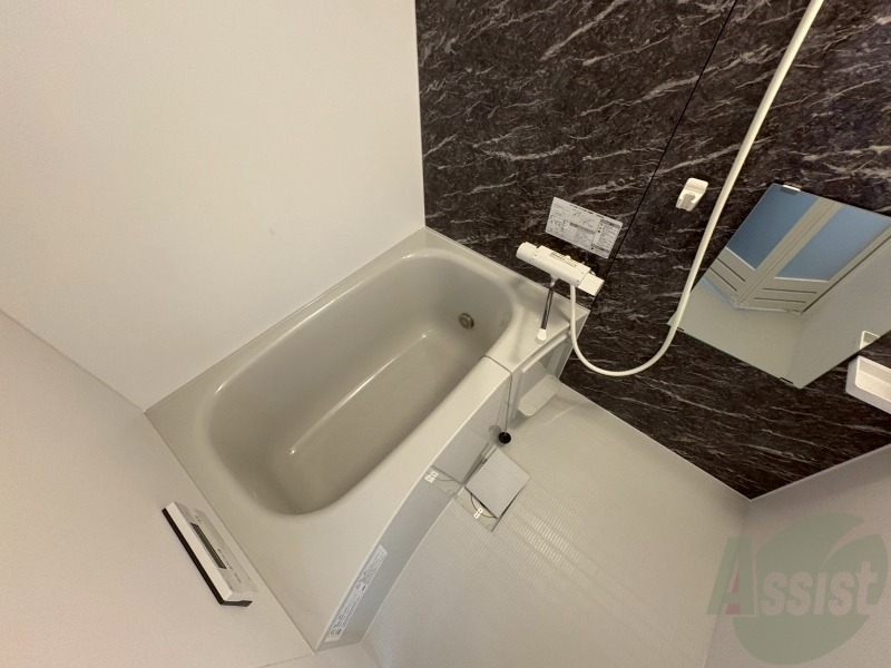 バス・シャワールーム　お風呂になります。一日の疲れを癒してくださいね。