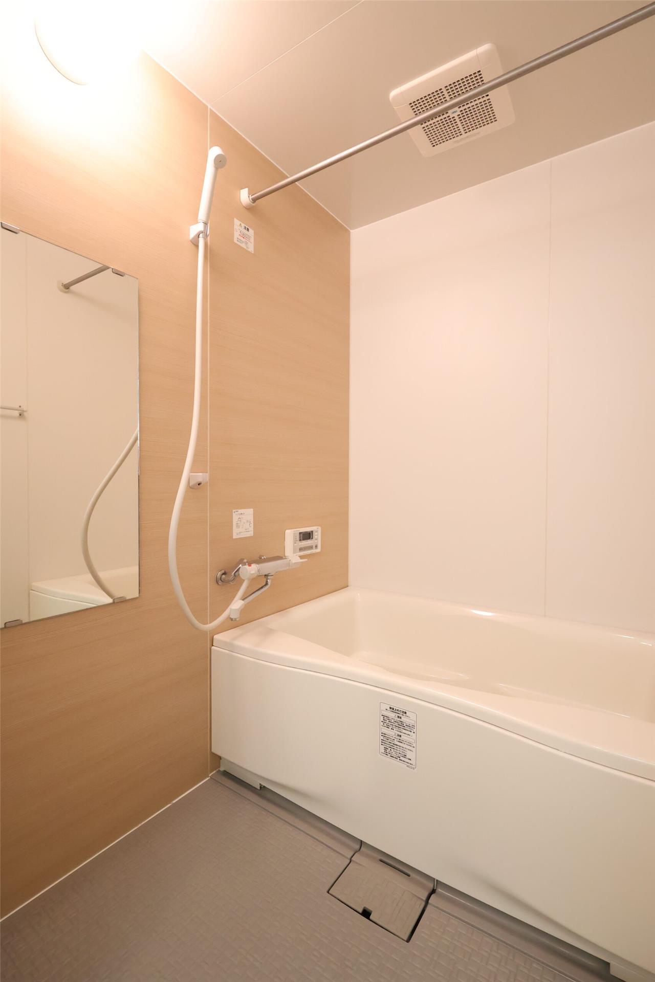 バス・シャワールーム　※反転しています