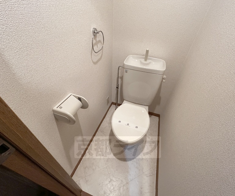 トイレ　清潔感のある洋式トイレです。