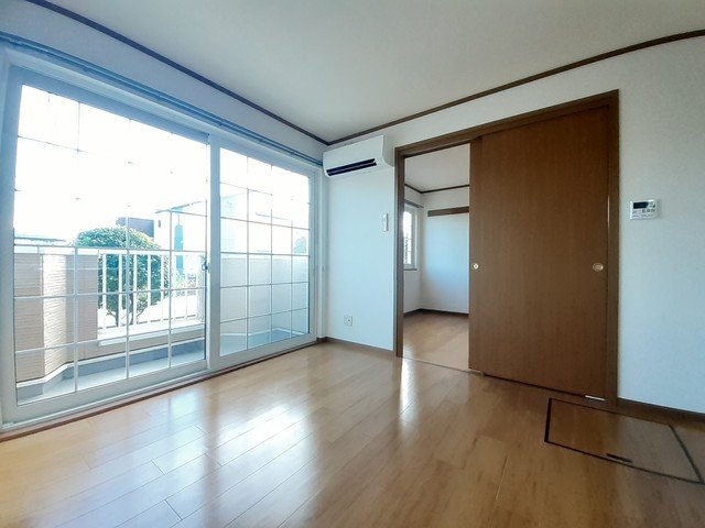 居室・リビング　居間です